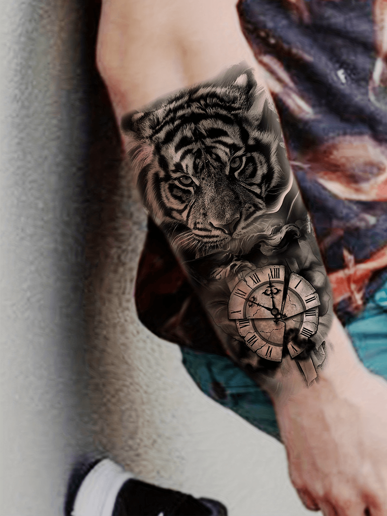 Black Tiger Compass Pattern Temporary Tattoo